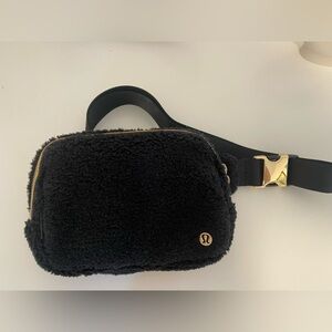 Lululemon Everywhere Fleece Belt Bag